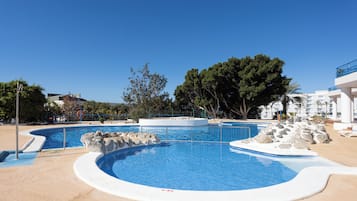 Departamento, 1 habitación, con acceso para personas discapacitadas, para fumadores | Alberca | Alberca al aire libre