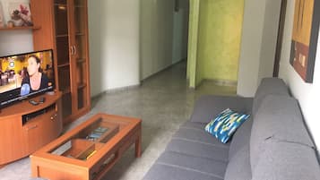 Loft, 2 Bedrooms, Smoking, City View | Lounge