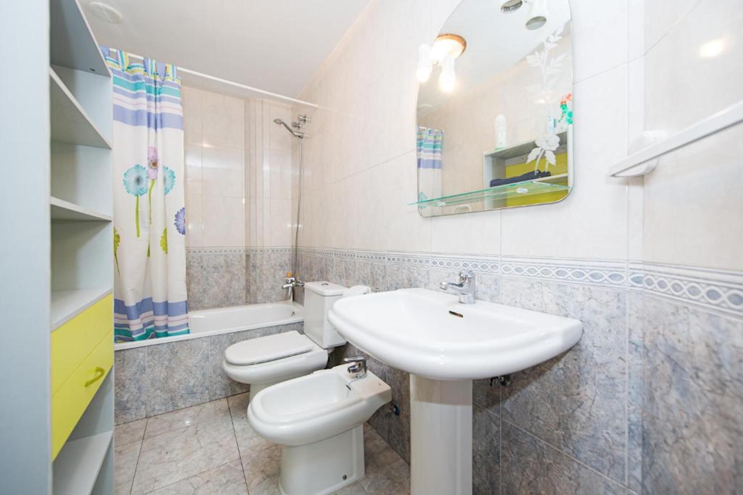 Loft, 2 Bedrooms, Smoking, City View | Bathroom amenities