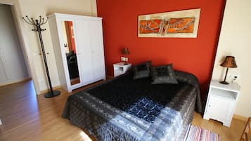 2 bedrooms