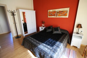 Apartment, 2 Bedrooms, Smoking, Fireplace