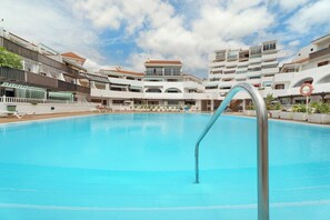 Appartement, 1 chambre, fumeurs, terrasse | Piscine | Piscine extérieure