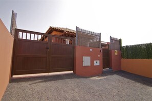 Casa, 3 habitaciones, con acceso para personas discapacitadas, patio | Exterior