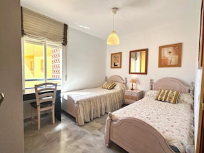 Departamento, 3 habitaciones, patio, vista al jardín | 3 habitaciones 