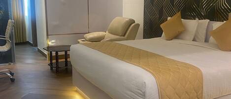 Deluxe Double or Twin Room, City View | Soundproofing, free WiFi