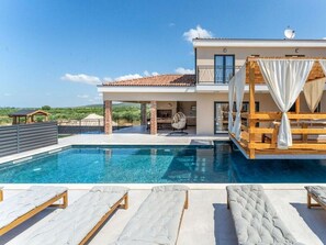 Villa | Basseng | Utendørsbasseng