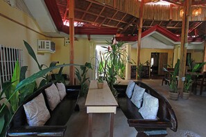 Interior - Yellow Banana Siargao (General Luna)
