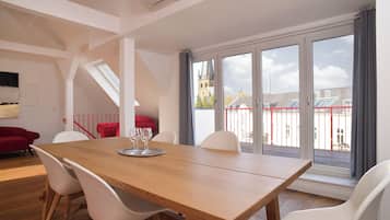 Apartment, 2 Bedrooms | Living area | TV