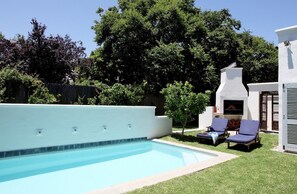 Outdoor pool - Tockie's Cottage (Franschhoek)