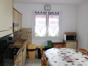 Fridge, microwave, dishwasher