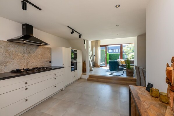 Villa | 6 bedrooms - Group Accommodation - Lepelblad 42 en 44 Nieuwvliet-bad (Nieuwvliet)