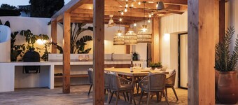 Fantastic family villa within walking distance to the beach!