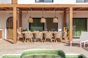Outdoor dining - Fantastic family villa within walking distance to the beach! (Teulada)