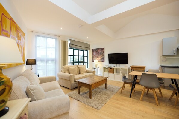 Interior - The Melbray Wonder - 1bdr Apartment in Fulham (London)