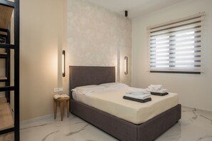 2 bedrooms, in-room safe, blackout curtains, soundproofing - Orama Luxury Apartments (Chania)