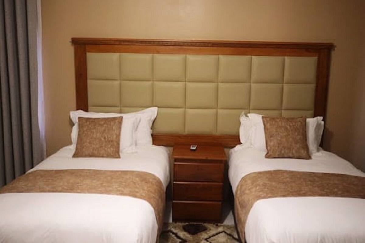 Family House, 3 Bedrooms, Non Smoking, Kitchenette | Premium bedding, desk, soundproofing, iron/ironing board