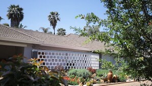 Exterior - Pemabwe Guest Lodge (Harare)
