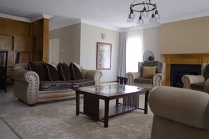 55-inch Smart TV with premium channels - Pemabwe Guest Lodge (Harare)