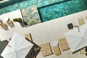 Piscine couverte, 2 piscines extérieures