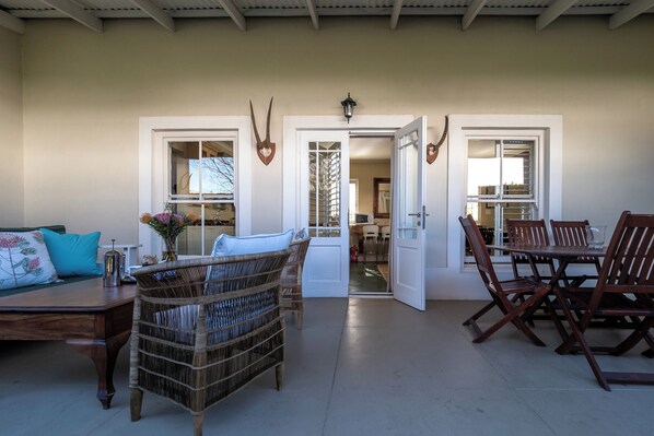 Luxury Cottage, Garden View | Terrace/patio - Cook's Cottage (Franschhoek)