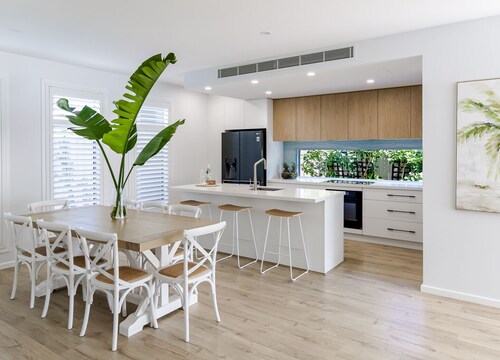 Double Delight - 4pm check out Sundays*