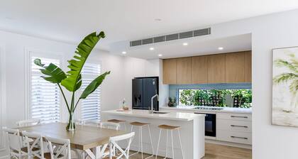 Double Delight - 4pm check out Sundays*