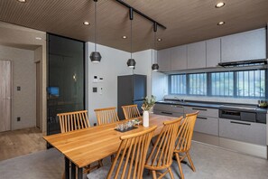 Deluxe Villa | 4 bedrooms, memory-foam beds, blackout curtains, iron/ironing board