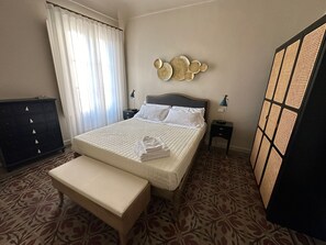 3 slaapkamers, een strijkplank/strijkijzer, gratis wifi, beddengoed