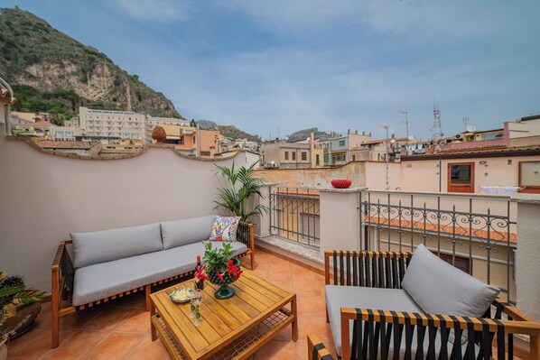 Terrace/patio - Luxurious house in the center of Taormina, with beautiful terrace (Taormina)