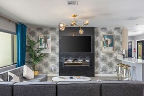 TV, fireplace
