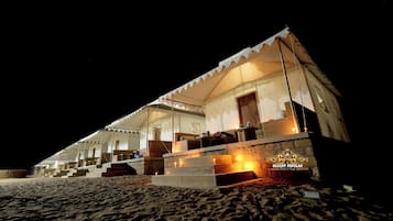 Luxury Tent | Desert view