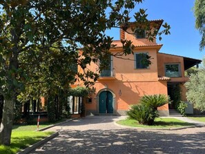 Exterior - Hero's Garden Relais (Rome)