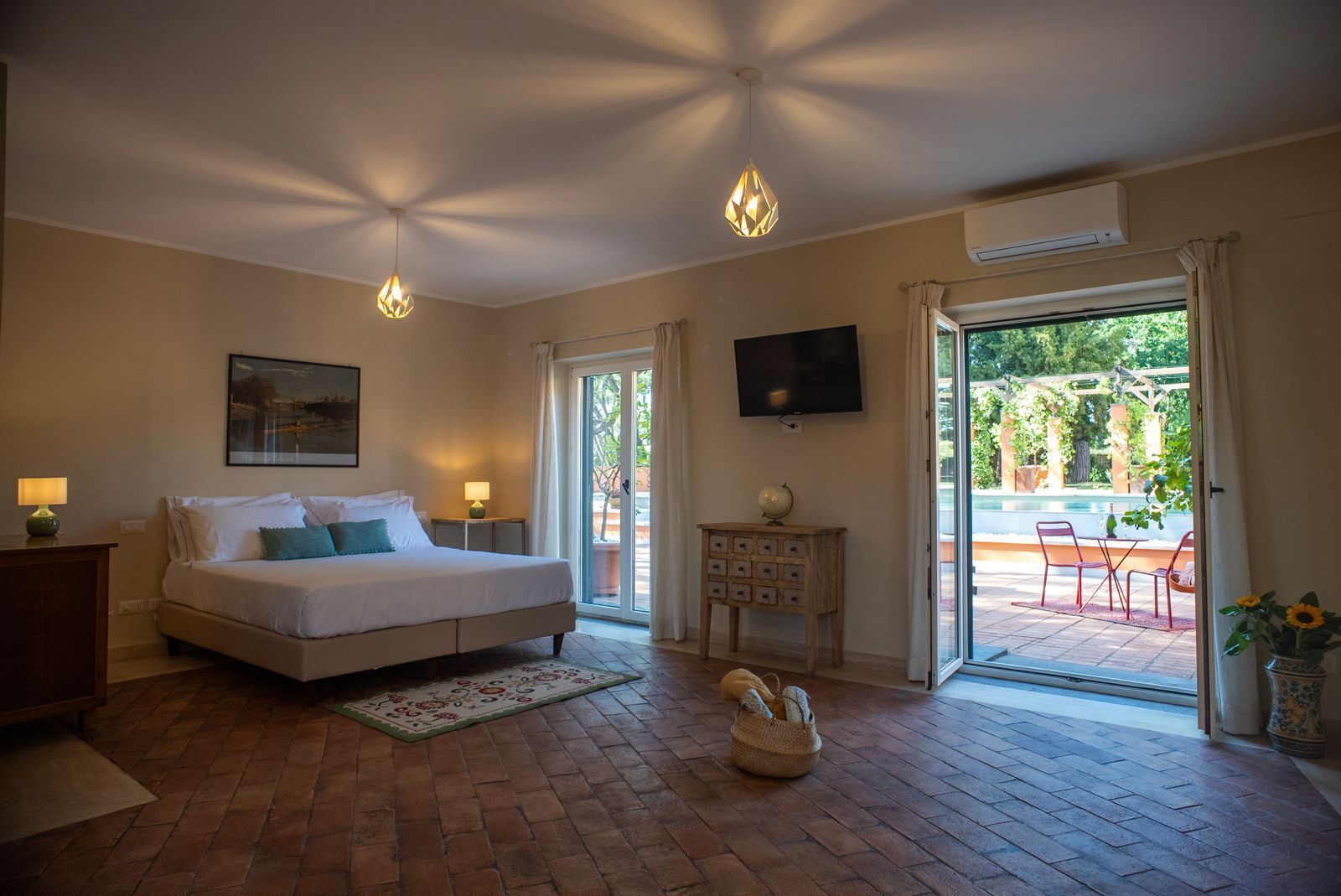 Hero's Garden Relais, Rome Info, Photos, Reviews Book at