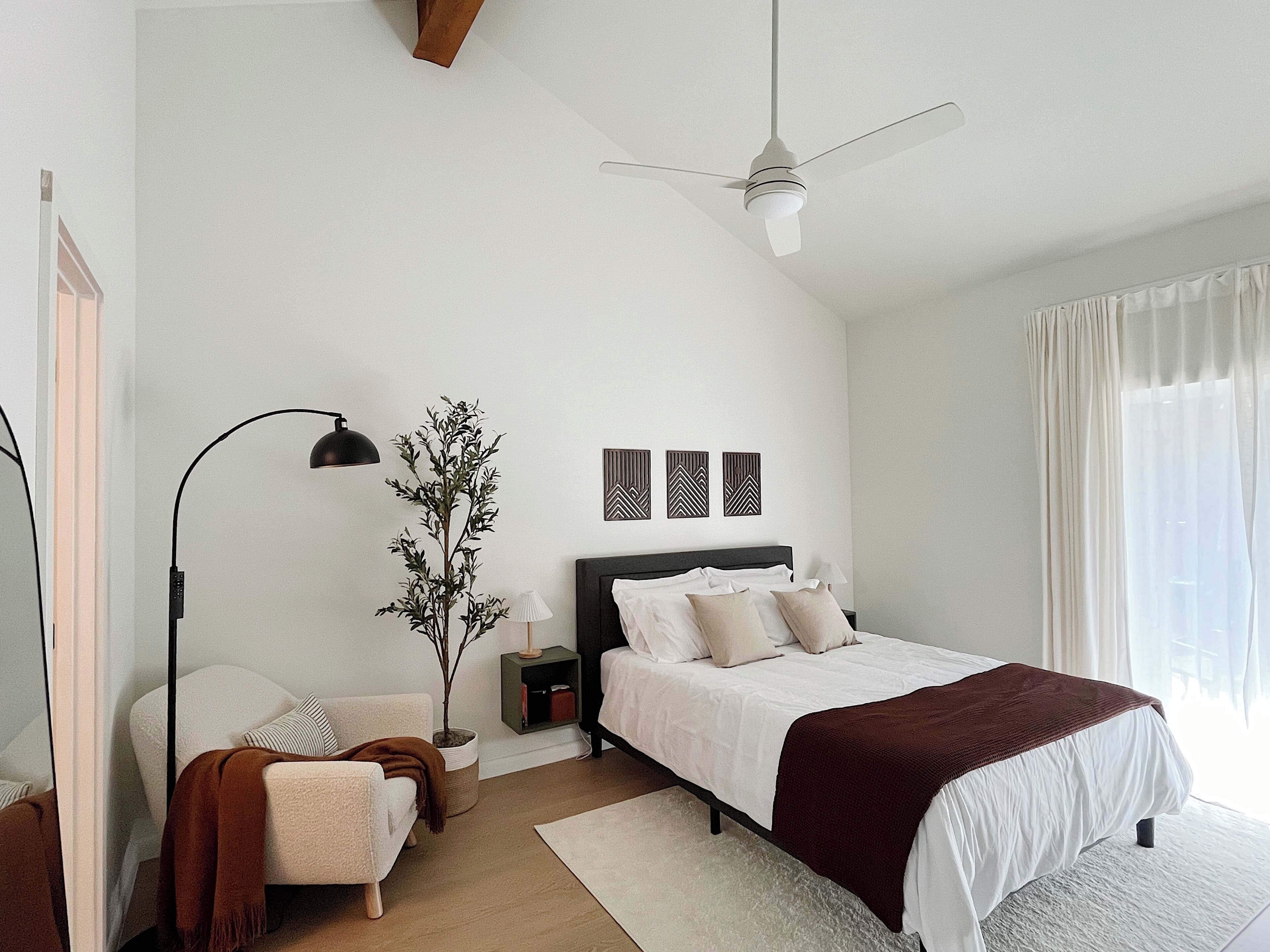 1 bedroom, desk, iron/ironing board, WiFi