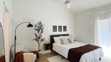 1 bedroom, desk, iron/ironing board, WiFi