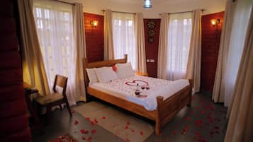 10 soverom, strykejern/-brett, wi-fi og sengetøy