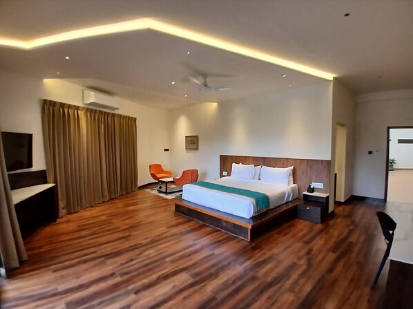 Suite, Balcony