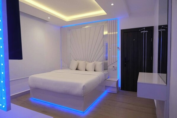 Habitación superior, vista a la ciudad | Escritorio, espacio para trabajar con laptop y wifi gratis 