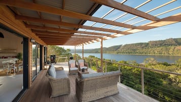 Luxury Villa, Lagoon View | Terrace/patio