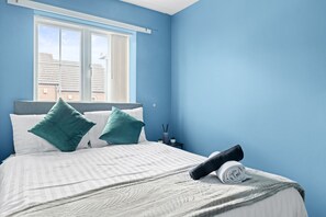 3 bedrooms, WiFi, bed sheets - Charming 3-bedroom house with WiFi, AC in lovely Nottingham (Nottingham)