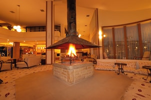 62-inch TV with satellite channels, foosball, table tennis