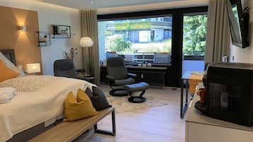 1 bedroom, iron/ironing board, bed sheets