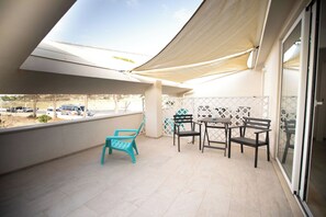 Outdoor dining - homidoo BellaVita Superior Room (Pachino)