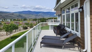 House | 4 bedrooms - View - Beautiful Home - 2 Kitchens 198 (Osoyoos)