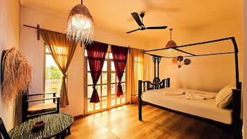 Chambre Confort Double ou avec lits jumeaux, balcon, vue piscine | Wi-Fi gratuit