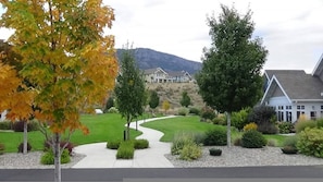 Room - Desert Sky - 5 Bedroom View Home With Golf Cart (Osoyoos)