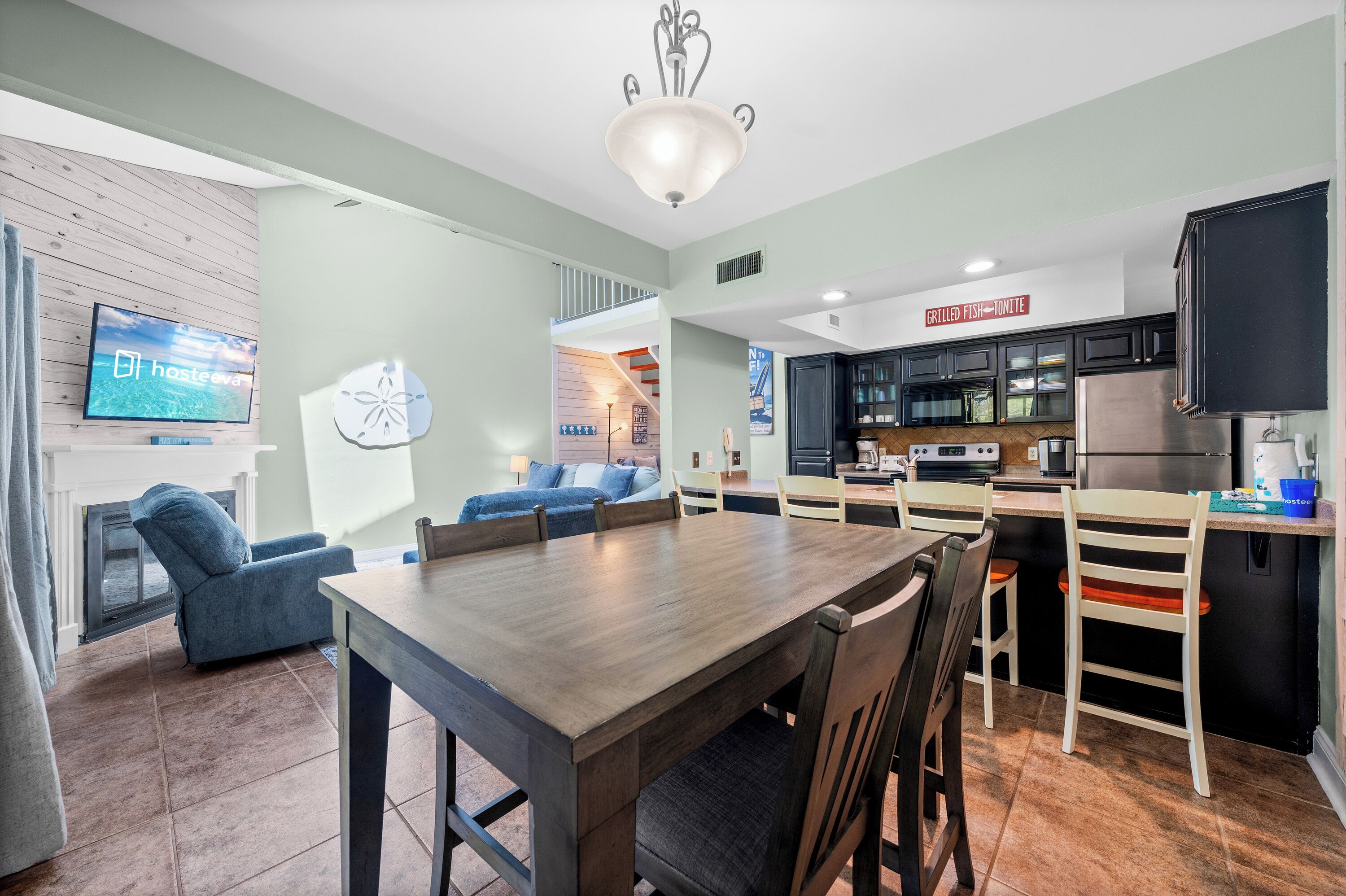 Signature Condo, 2 Bedrooms, Balcony, Garden View | In-room dining