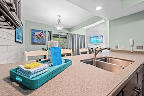 Appart'hôtel Signature, 2 chambres, balcon, vue jardin | Cuisine privée