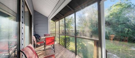 Condo Signature, 2 chambres, balcon, vue sur le jardin | Balcon
