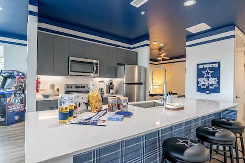 Signature Suite, 1 Bedroom, Balcony | Private kitchen | Full-size fridge, microwave, oven, stovetop